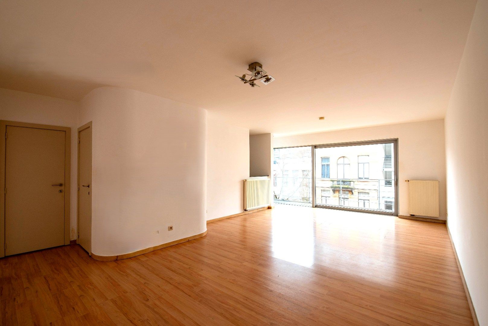 Ruim en licht appartement op het Zuid  foto 2