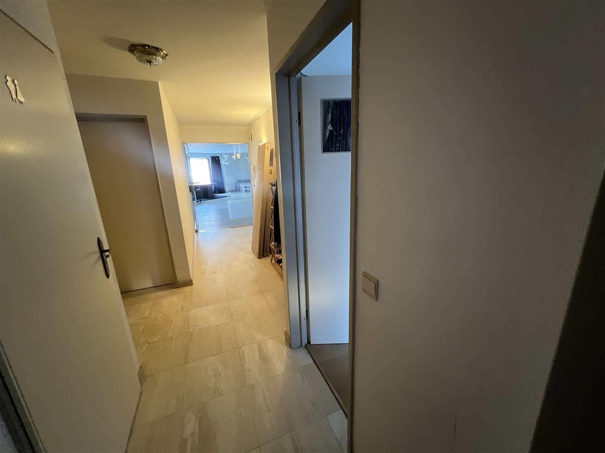 Ruim, comfortabel appartement met garage. foto 5