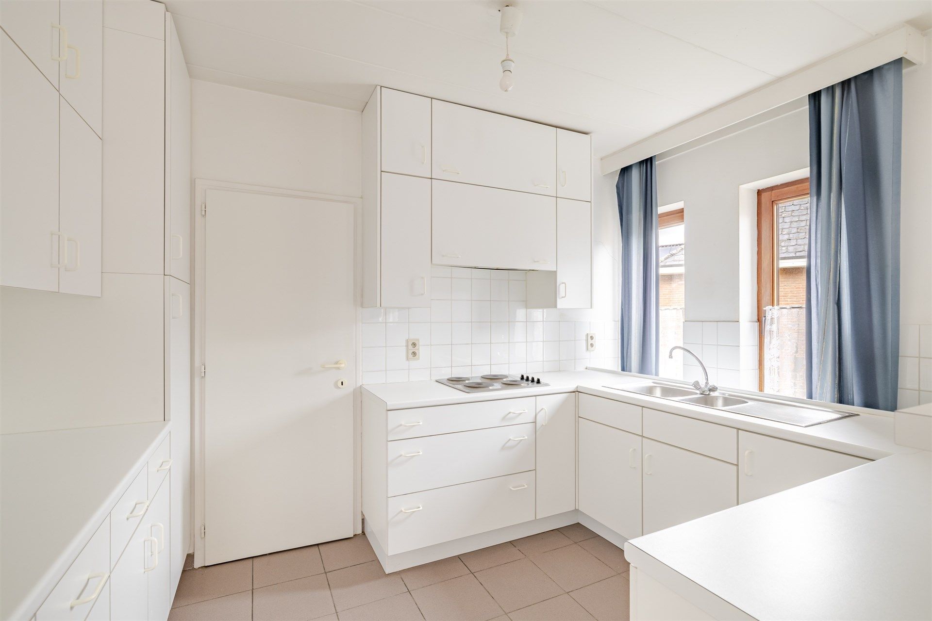 Opbrengsteigendom bestaande uit 6 ruime appartementen + 32 garageboxen foto 20