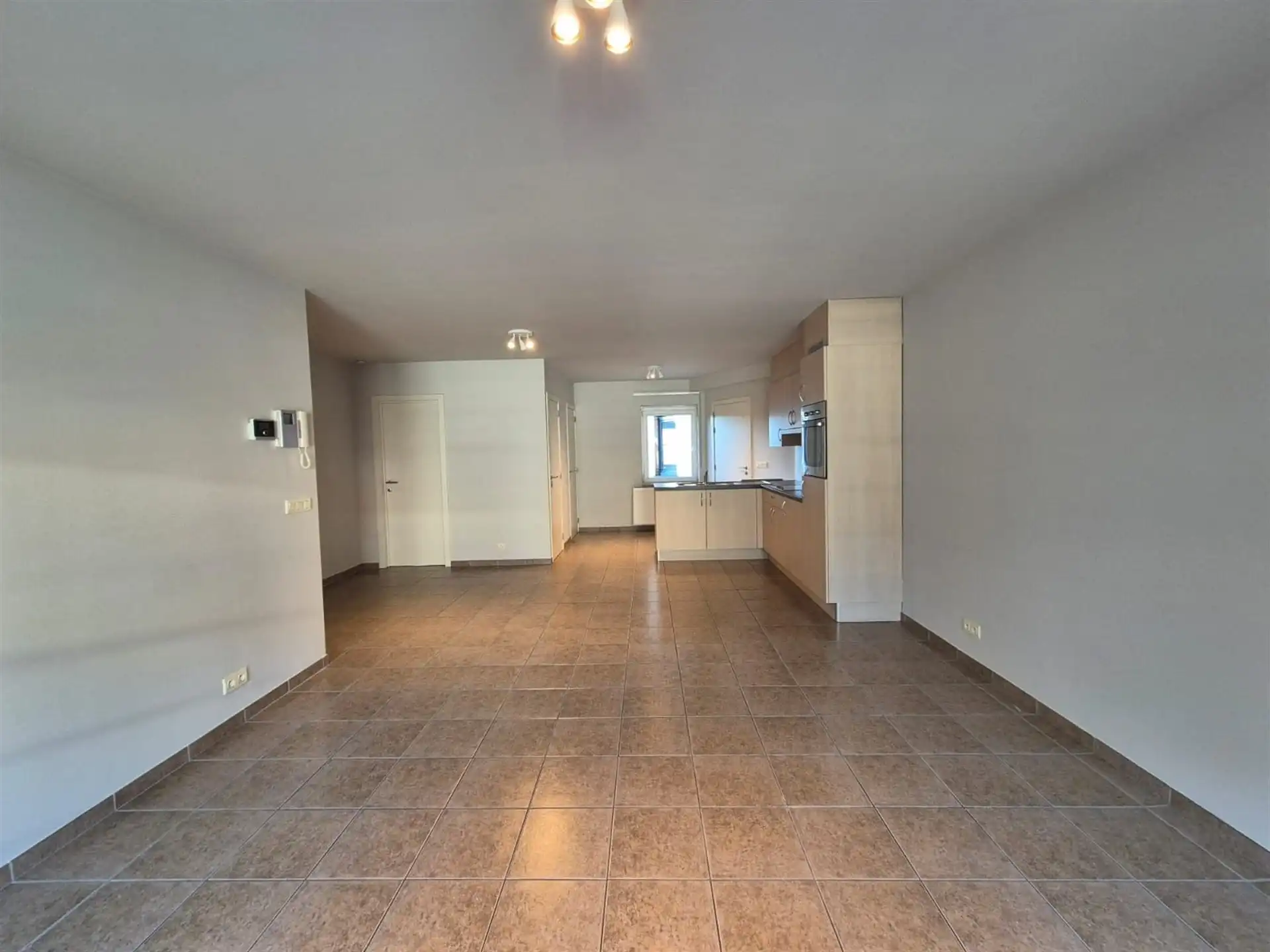 Centraal gelegen 2-slaapkamer appartement.   foto 5