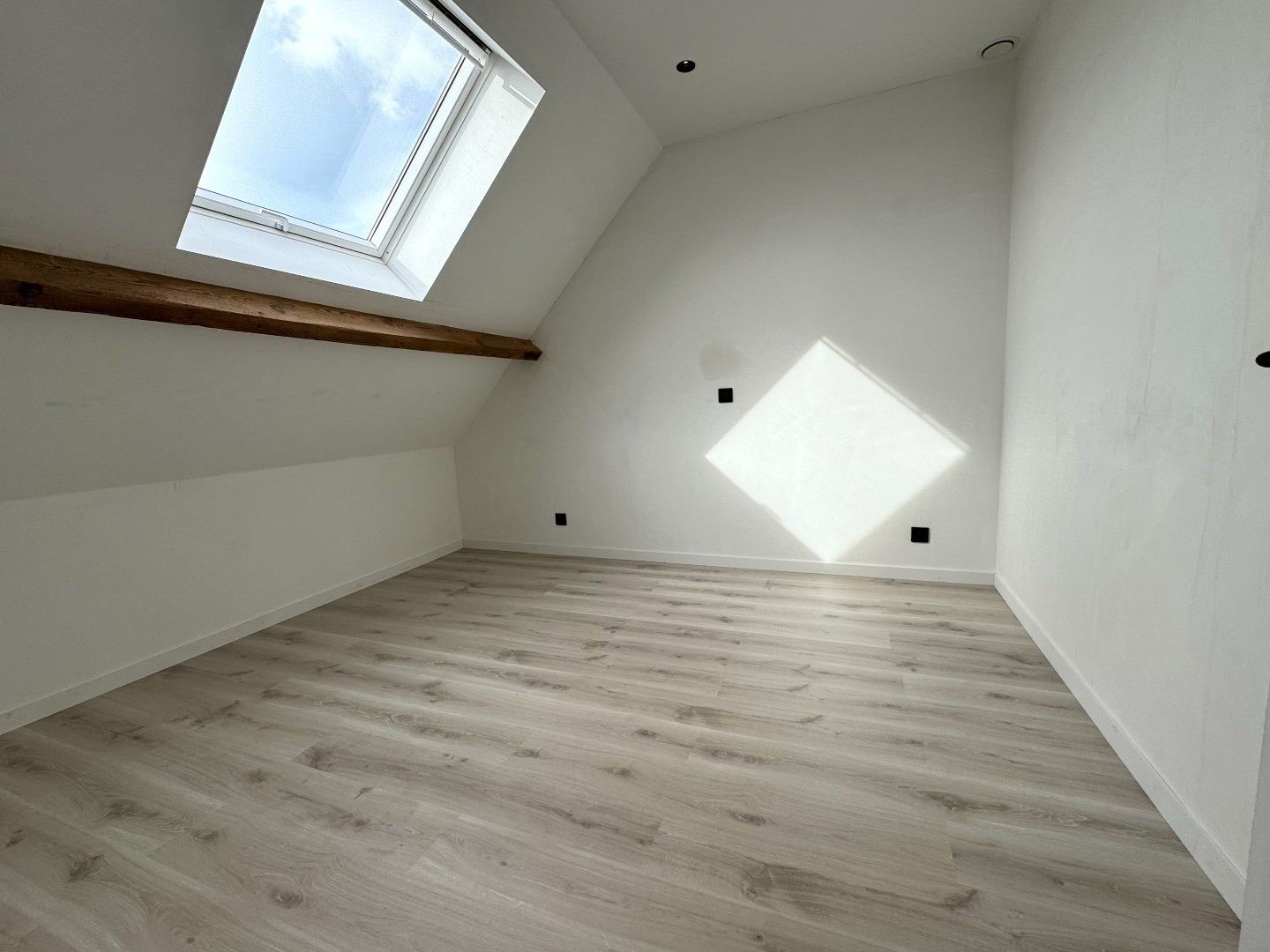 GERENOVEERDE WONING MET 3 SLPKS, TUIN EN GARAGE foto 18