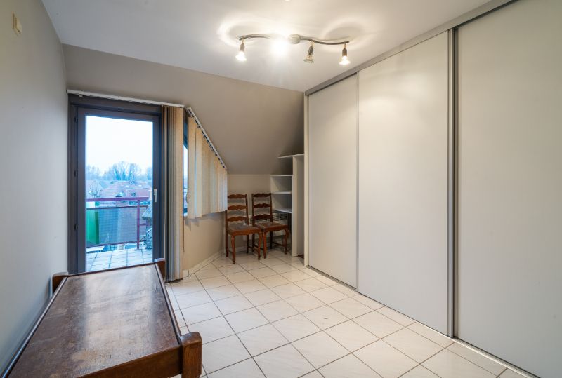 Lichtrijk appartement met garage nabij centrum Roeselare foto 10