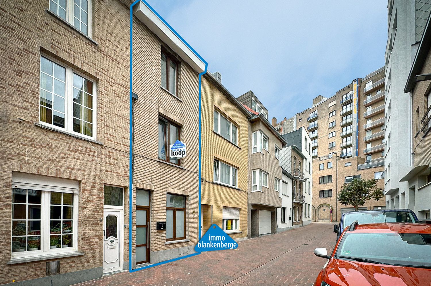 Ruime Rijwoning met 4 Slaapkamers Vlakbij de Zeedijk foto 1