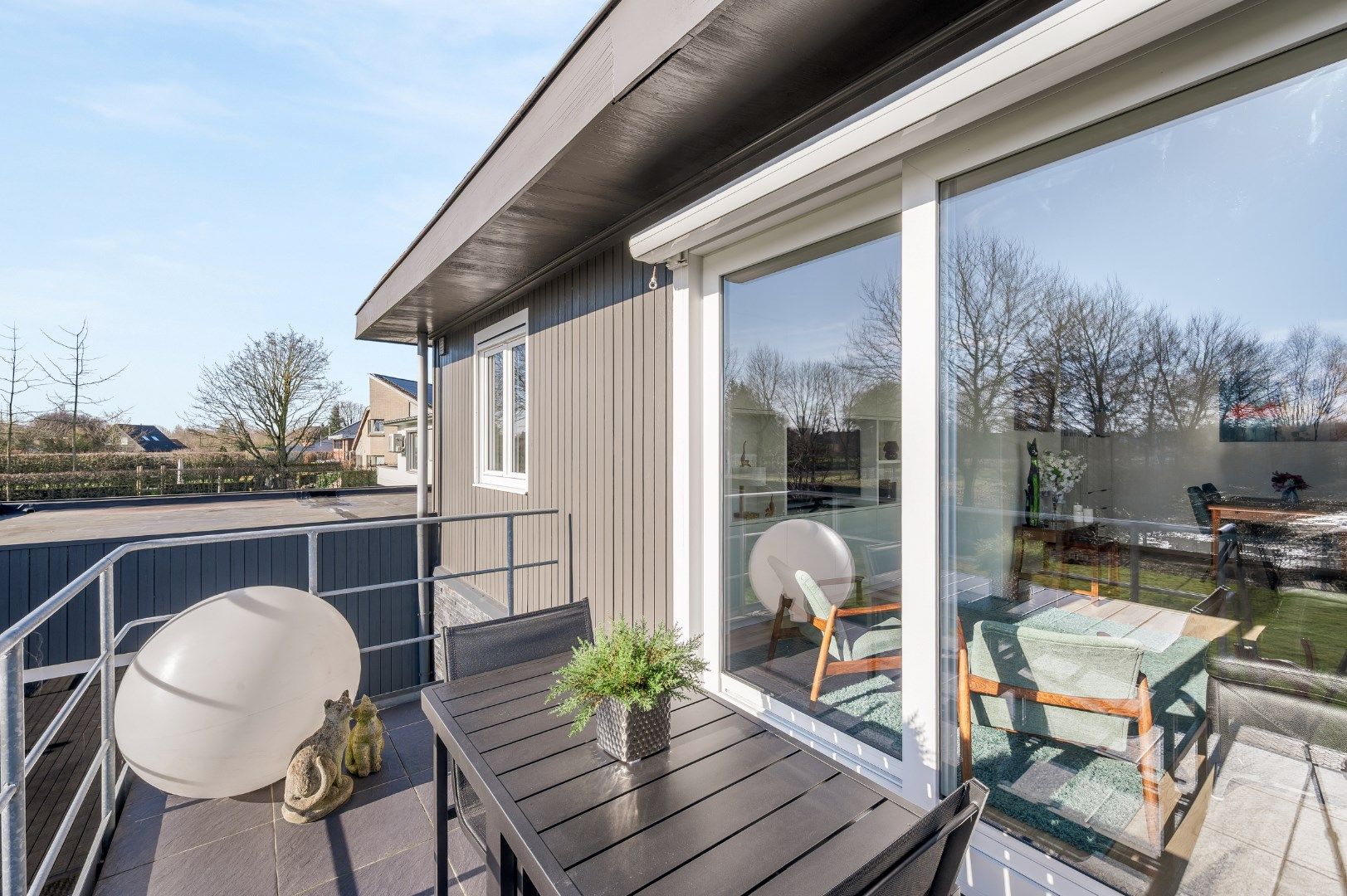 GERENOVEERDE WONING MET 3 SLPKS, TUIN EN RUIME GARAGE (973m²) foto 8