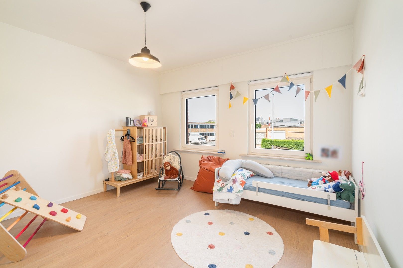 Lichtrijke, volledig gerenoveerde woning op rustige locatie met vlotte bereikbaarheid foto 12