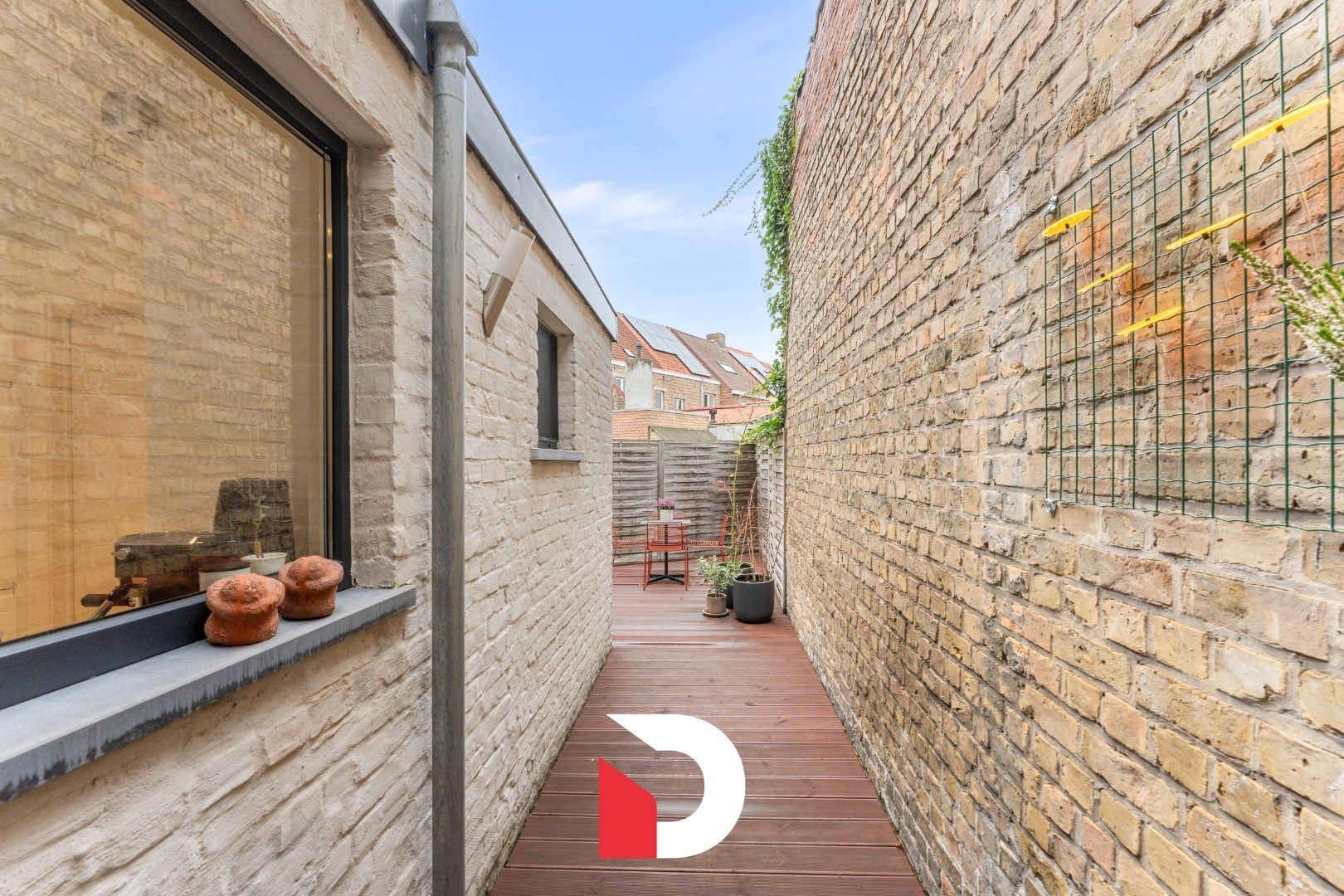 Instapklare woning in hartje Assebroek foto 11