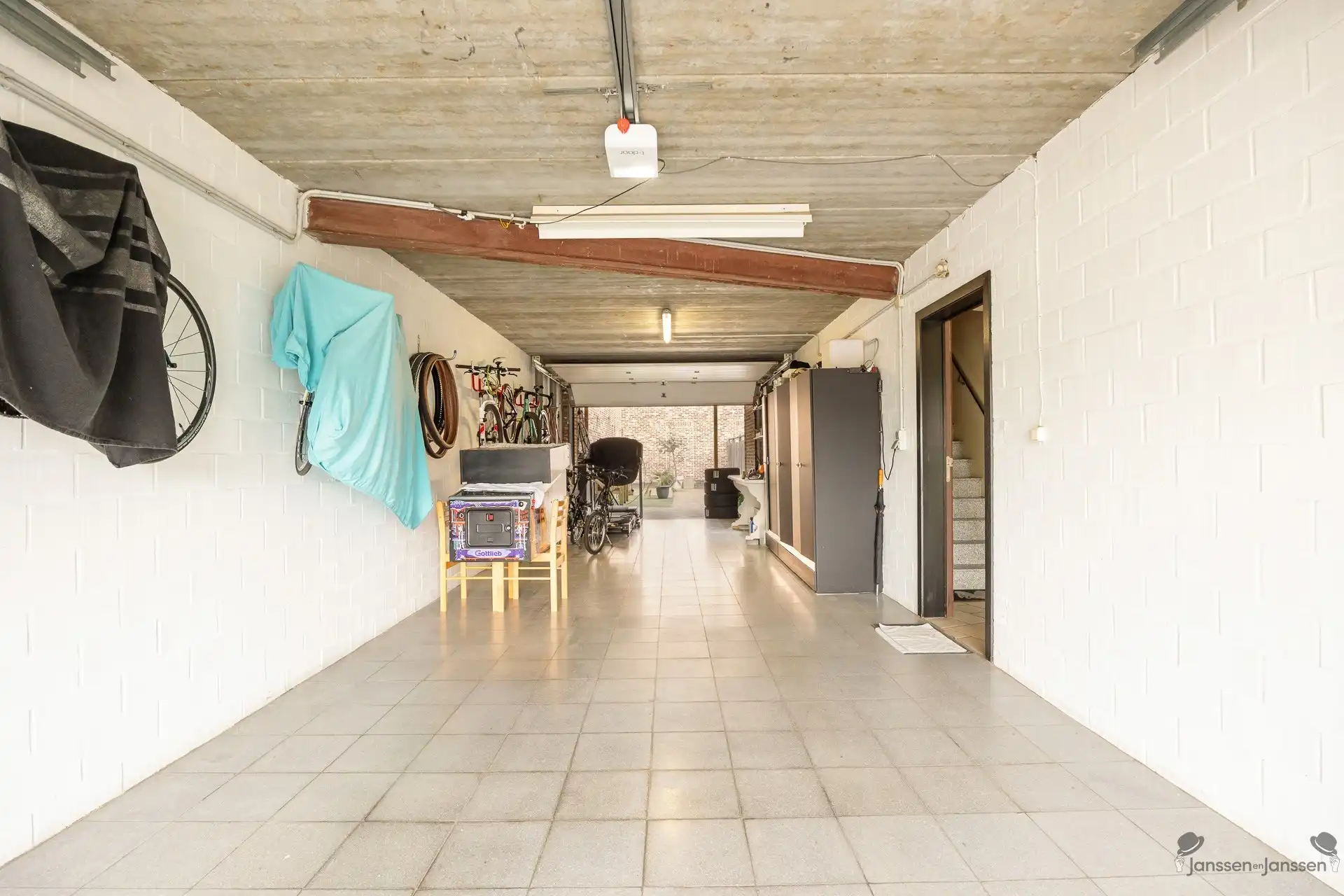 Ruime woonst met tuin en terras foto 5