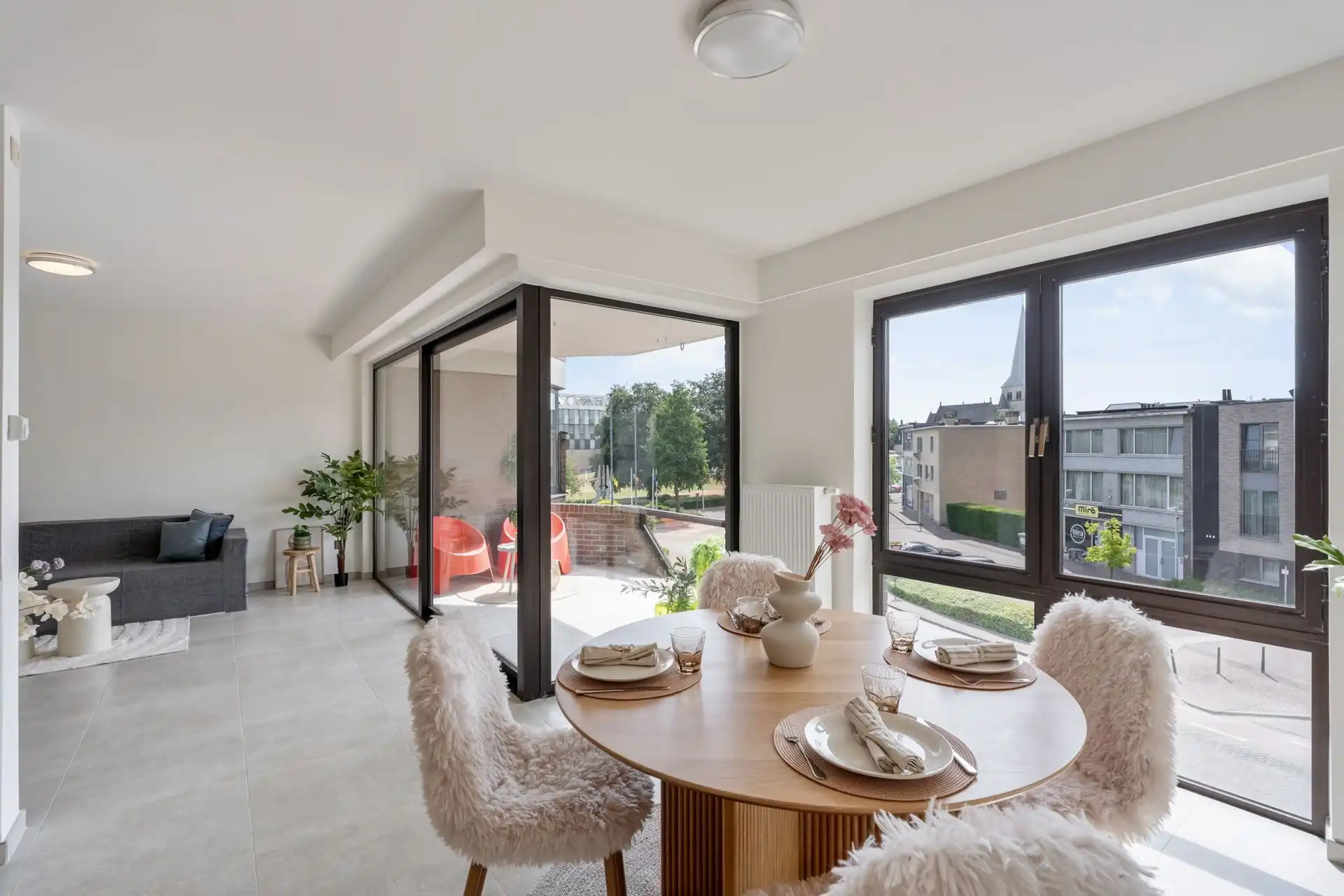 Appartement met 3 slaapkamers, kelderberging en autostaanplaats foto 8
