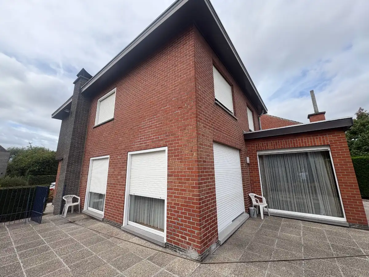 EENGEZINSWONING met potentieel! foto 7