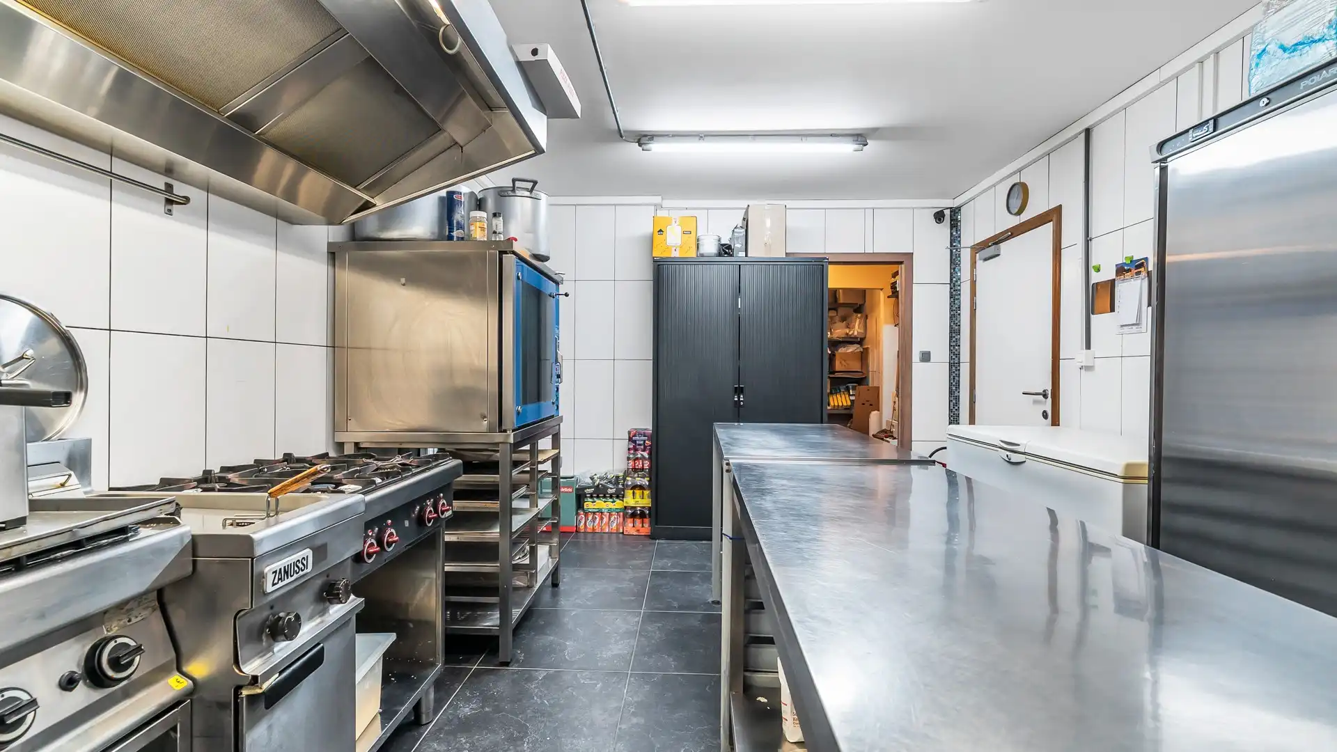 Wonen boven je zaak? Ontdek deze instapklare opportuniteit in het hart van Maasmechelen foto 10