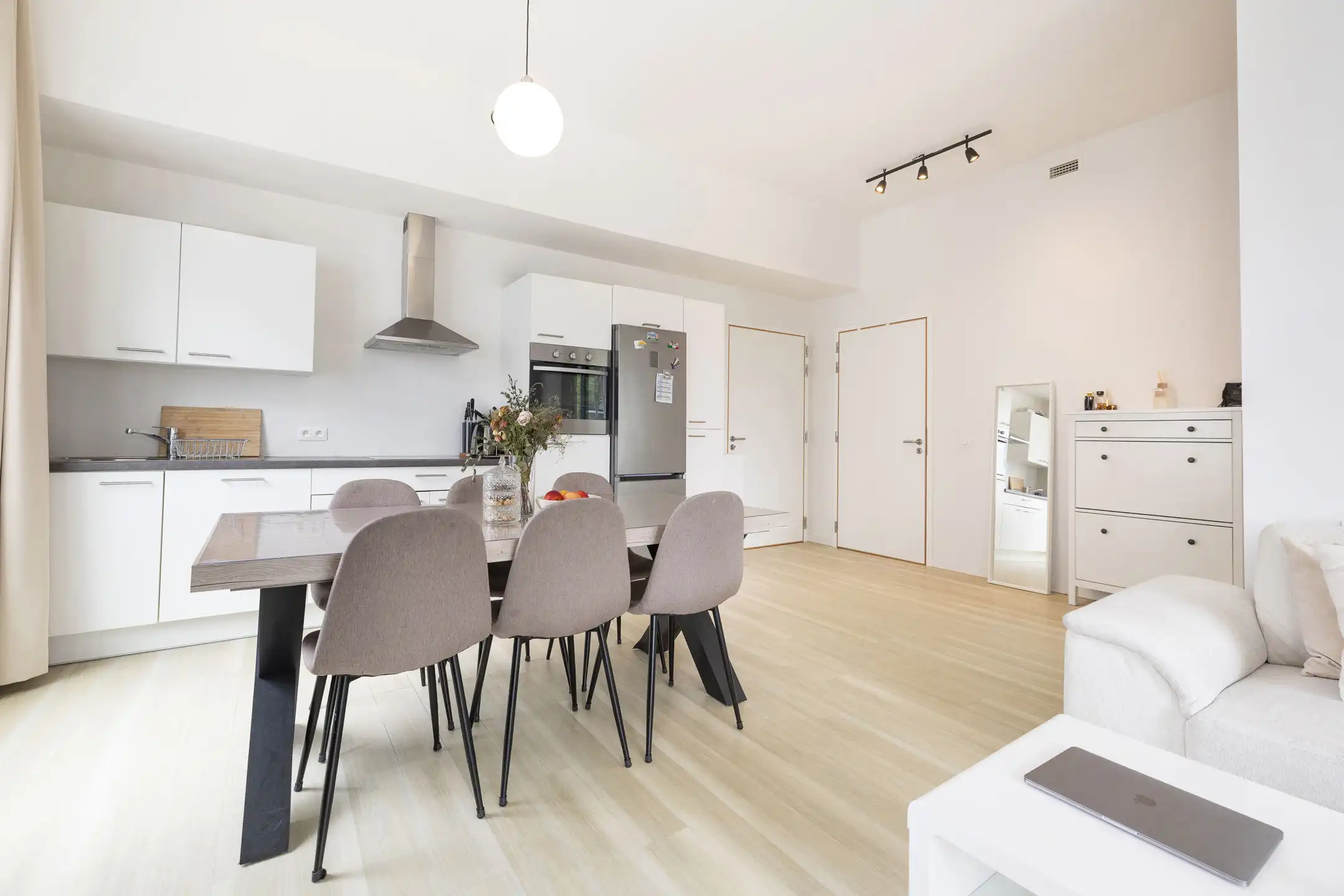RECENT GEBOUWD APPARTEMENT AAN HET KANAAL, 1 SLPK + TERRAS foto 12