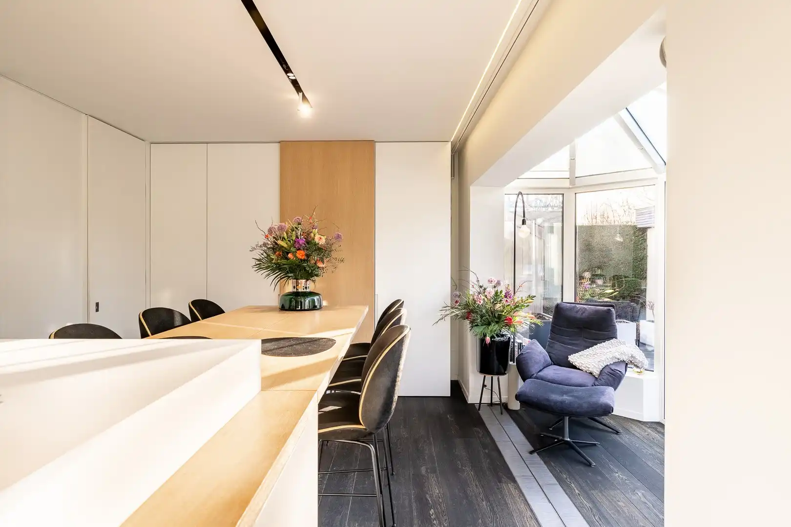 Alleenstaande villa met 4 slaapkamers in een residentiële omgeving. foto 14