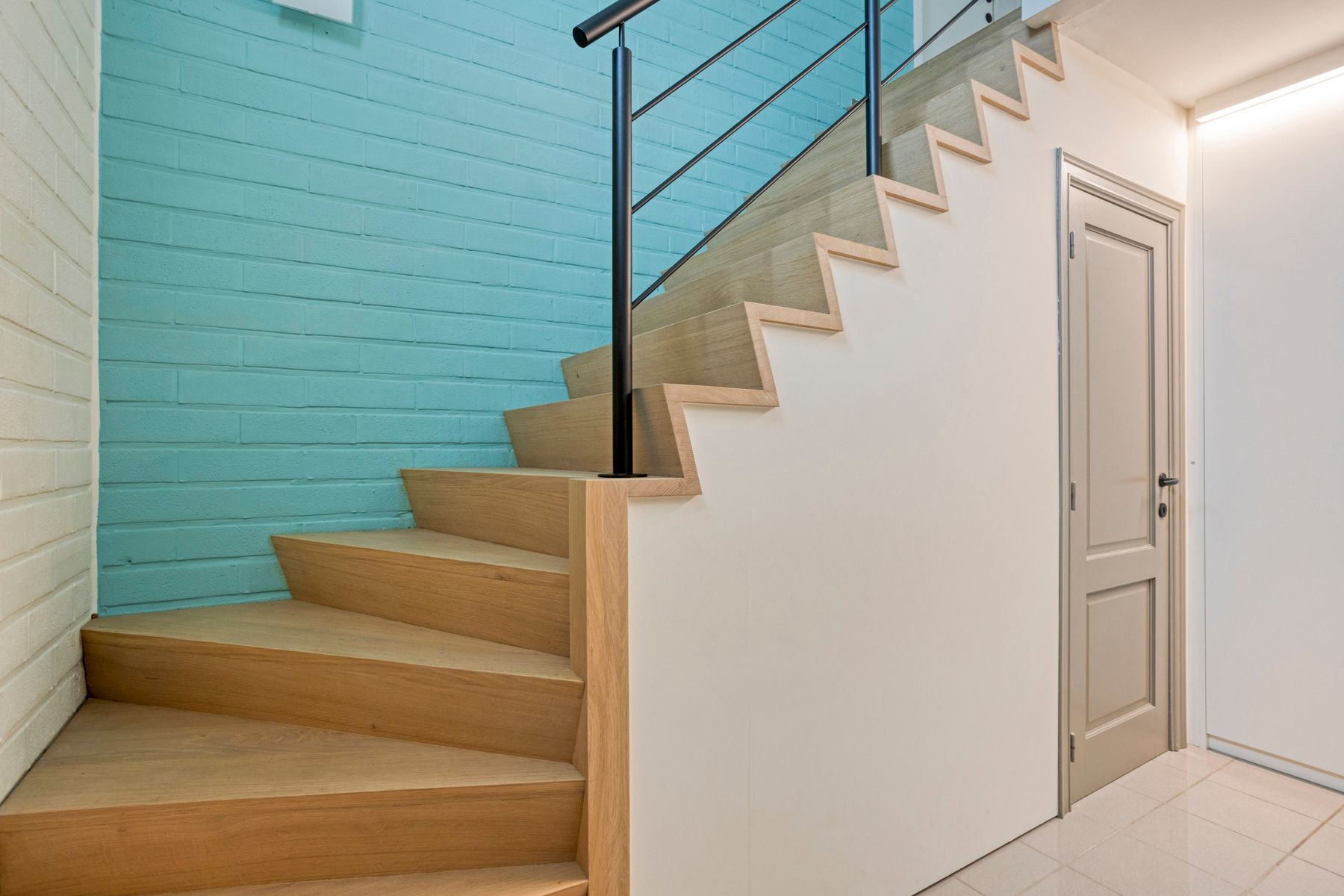 Leemans Immobiliën presenteert u deze rustig gelegen, volledig instapklare woning in het hart van Liedekerke.  foto 4