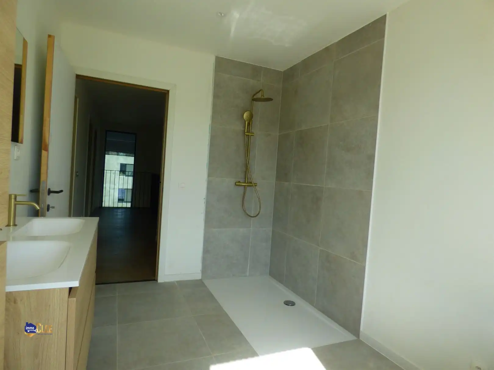 Moderne nieuwbouwwoning in rustige omgeving foto 16