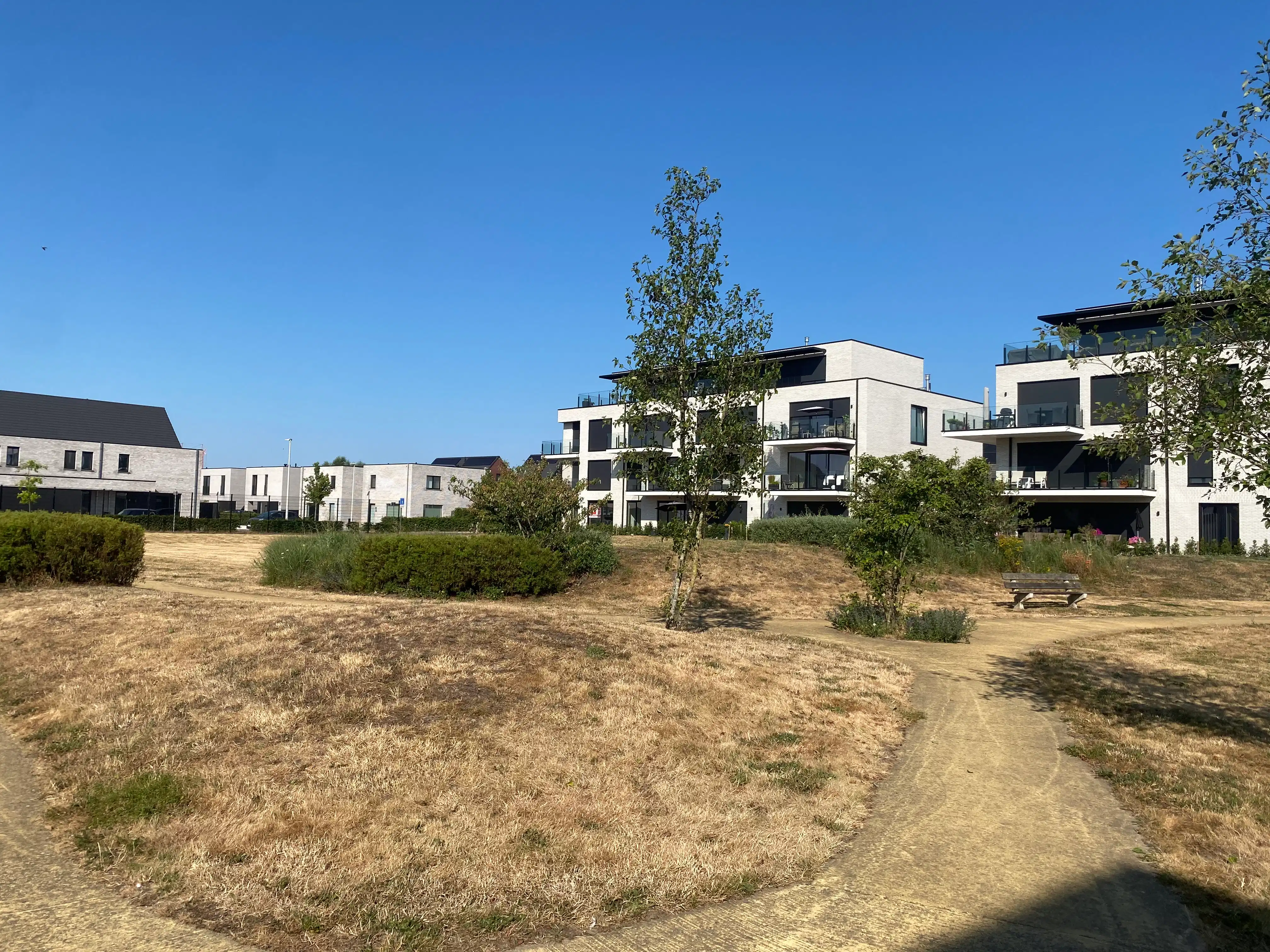 Nieuwbouwappartement met 1 slaapkamer, ruim terras en garage foto 26