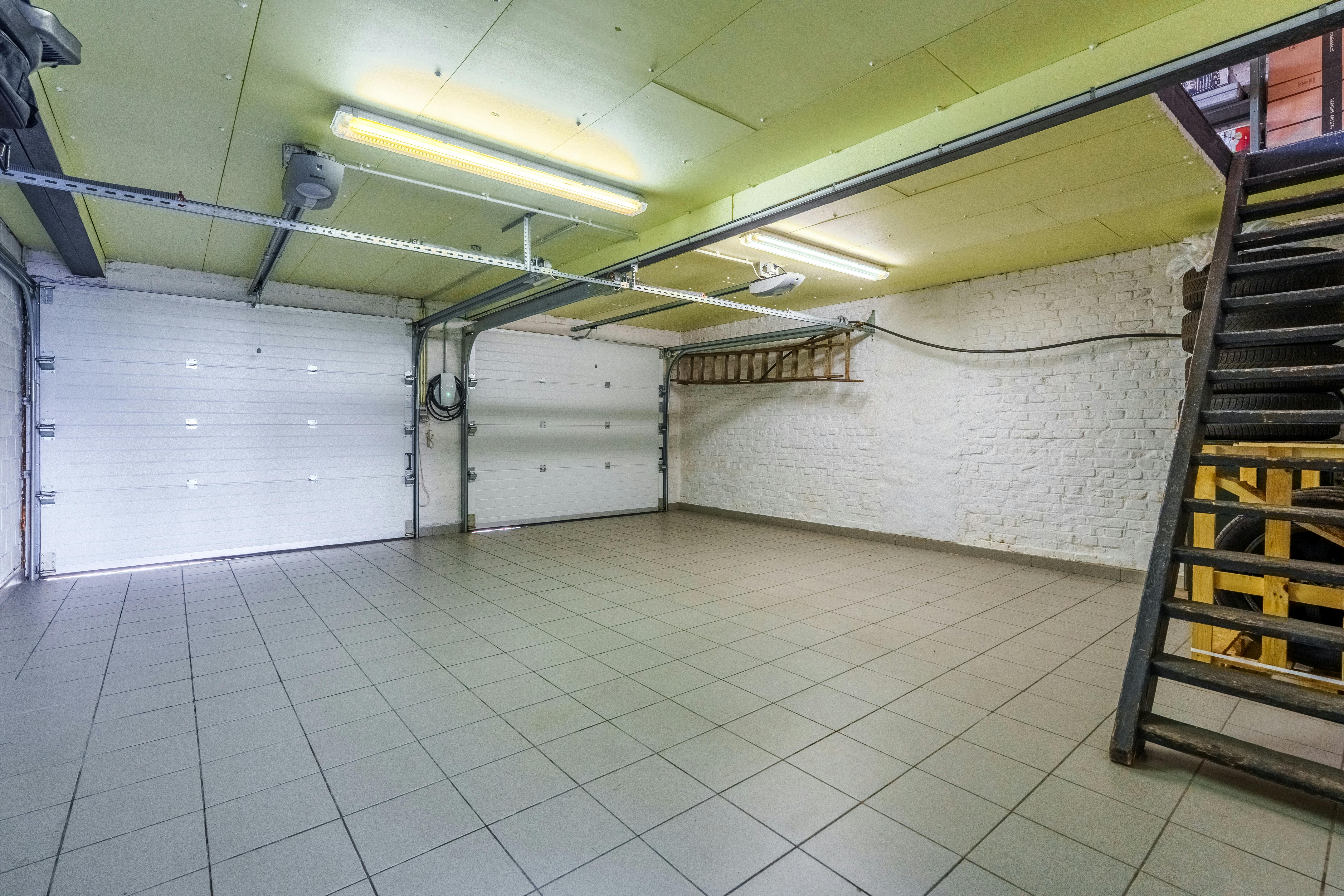 Uitzonderlijke stadswoning met praktijkruimte in Torhout foto 37