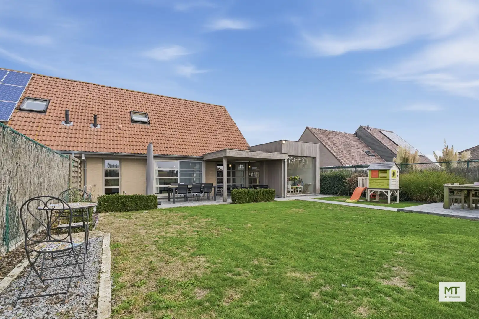 Instapklare halfopen woning met 3 slpk, tuin en garage in een rustige residentiële wijk te Houthulst foto 28