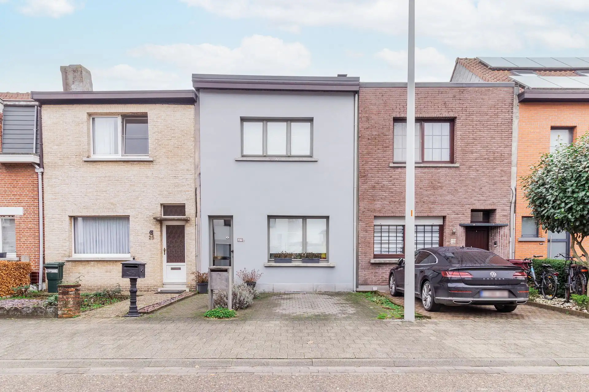 Hoofdfoto van de publicatie: Gezellige woning met oprit en tuin op toplocatie in Schoten