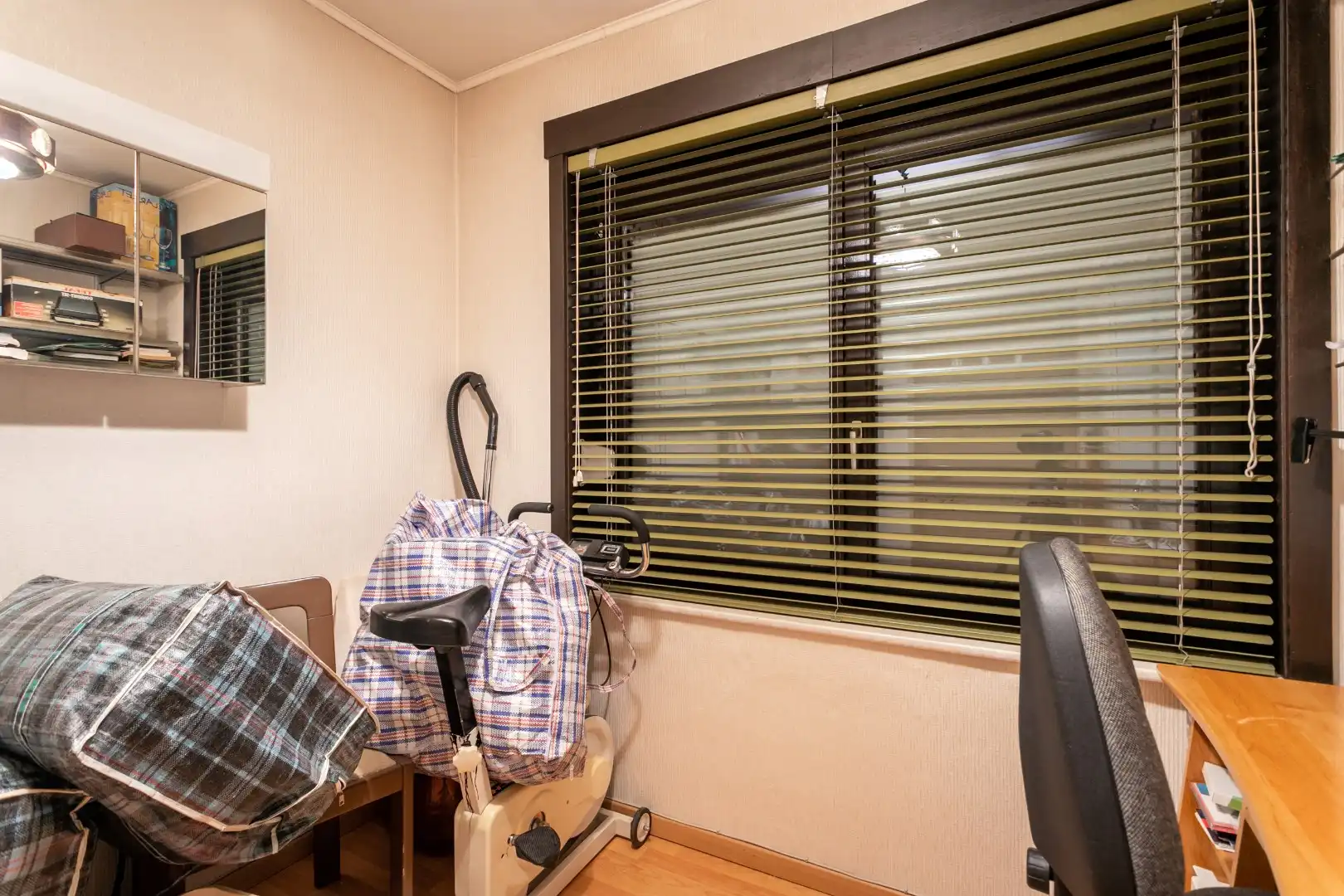 Solide 3-gevel woning met 3 slaapkamers, tuin en garage nabij centrum Halle foto 23