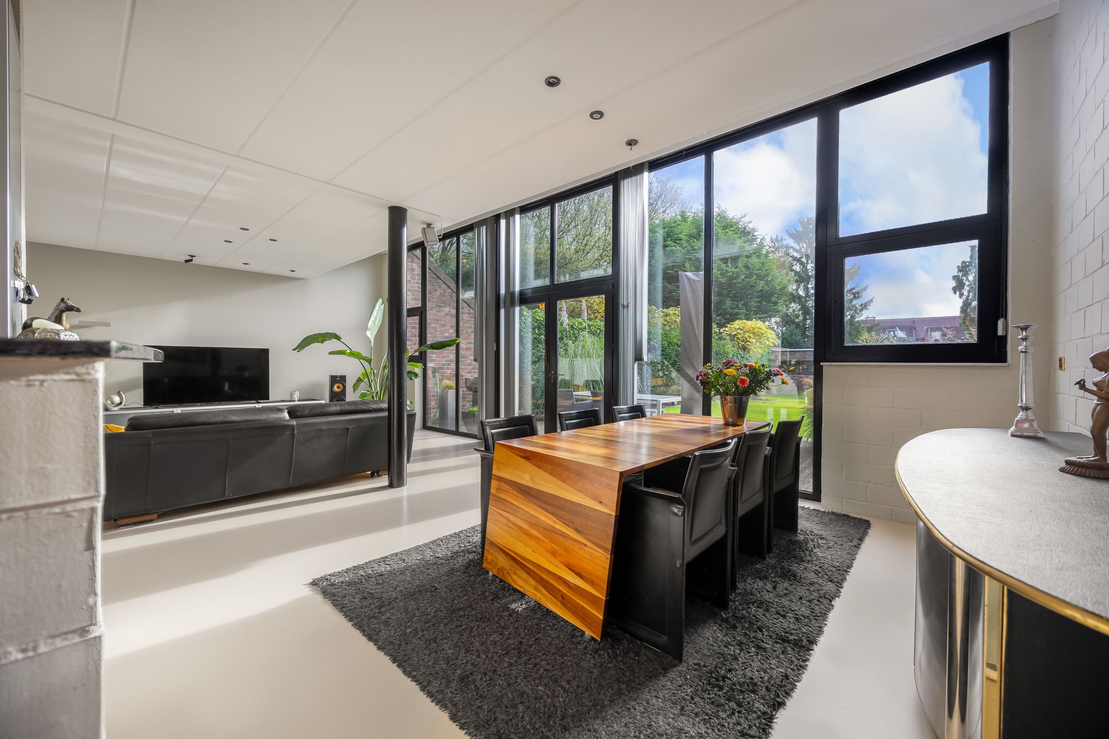 Halfopen bebouwing met tuin en multifunctioneel bijgebouw foto 9