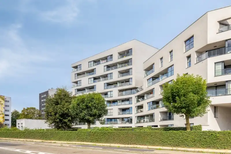 Prachtig appartement te koop in Gent met 2 slaapkamers, garage en uitstekende ligging aan de Staakskenstraat. foto 11