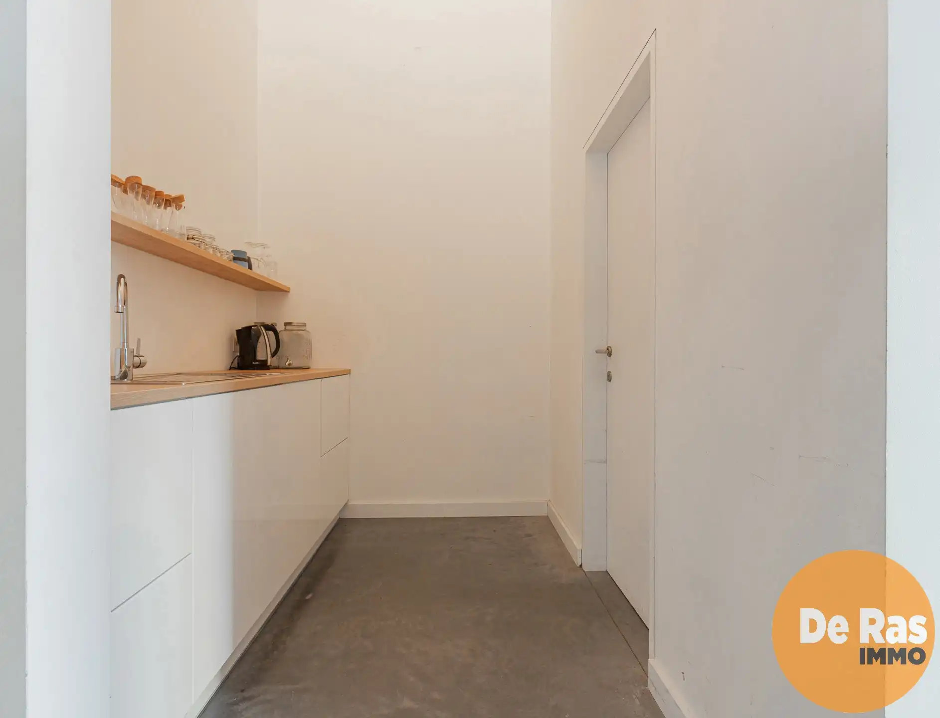 NIEUWERKERKEN – Commercieel pand met wellnessfaciliteiten foto 8