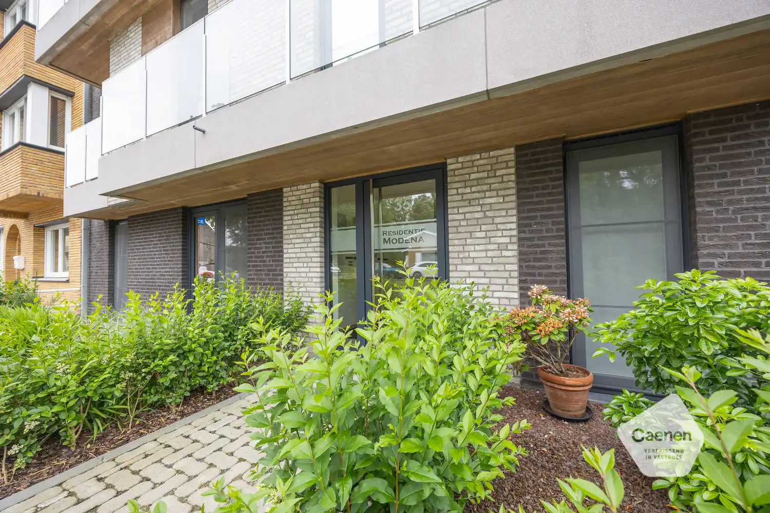 Lichtrijk duplex-appartement te residentie Modena foto 16