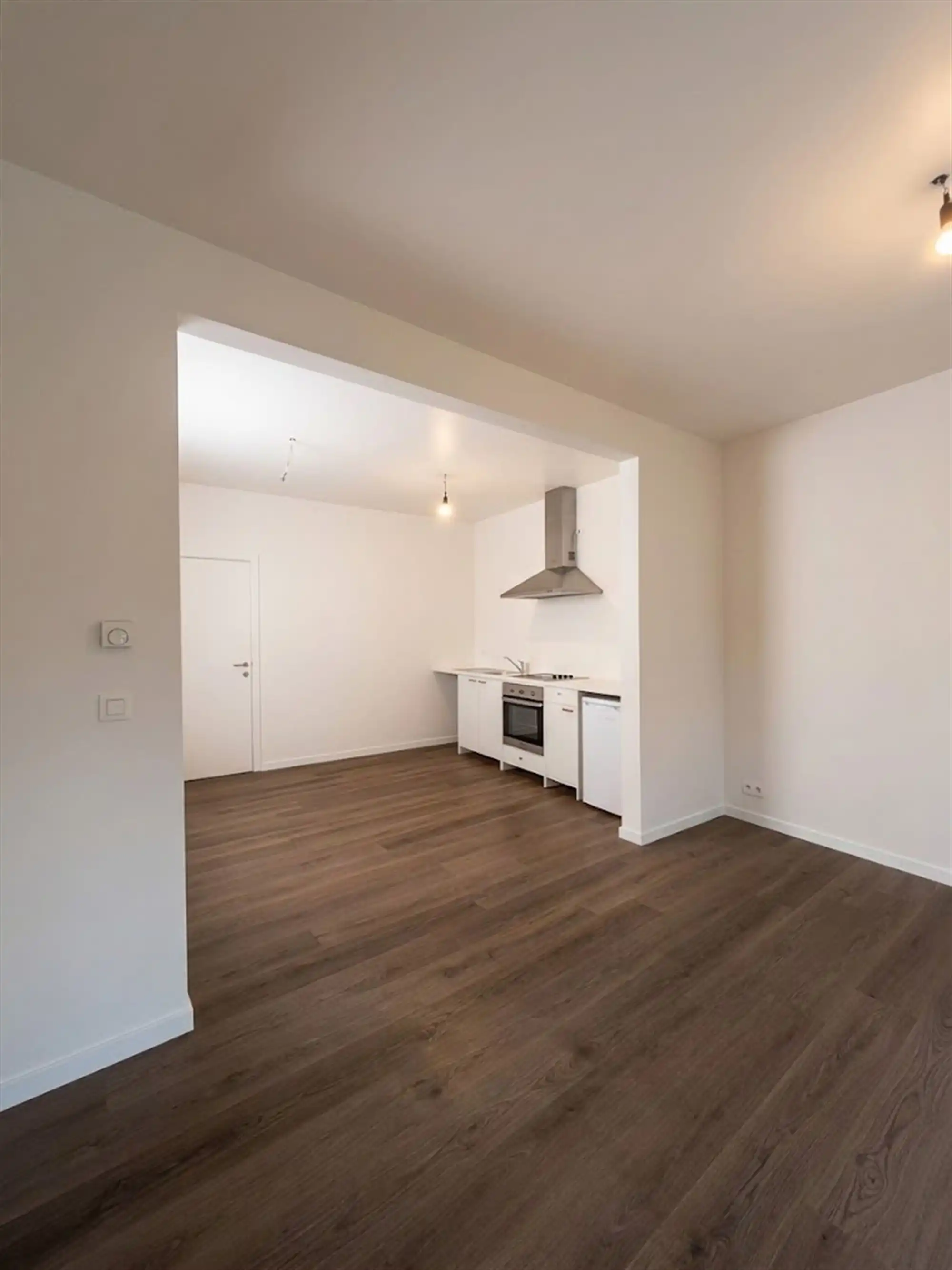 Instapklare gelijkvloerse studio te Antwerpen foto 4