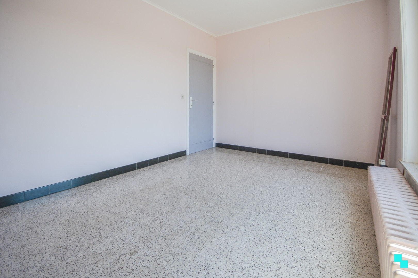 Te renoveren eengezinswoning met magazijn te Hooglede foto 11