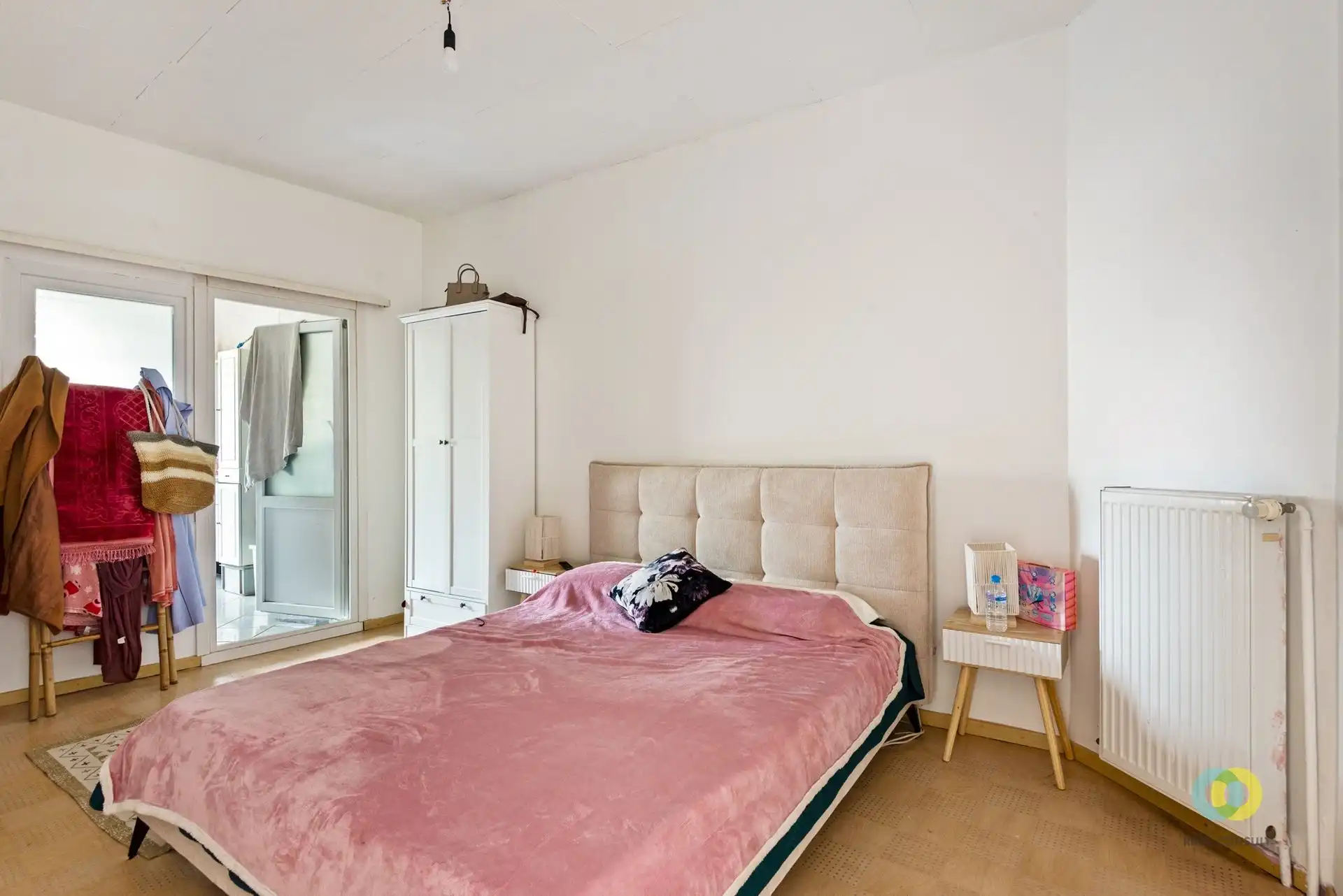 Ruim duplex appartement met 2 slaapkamers en bureau foto 8