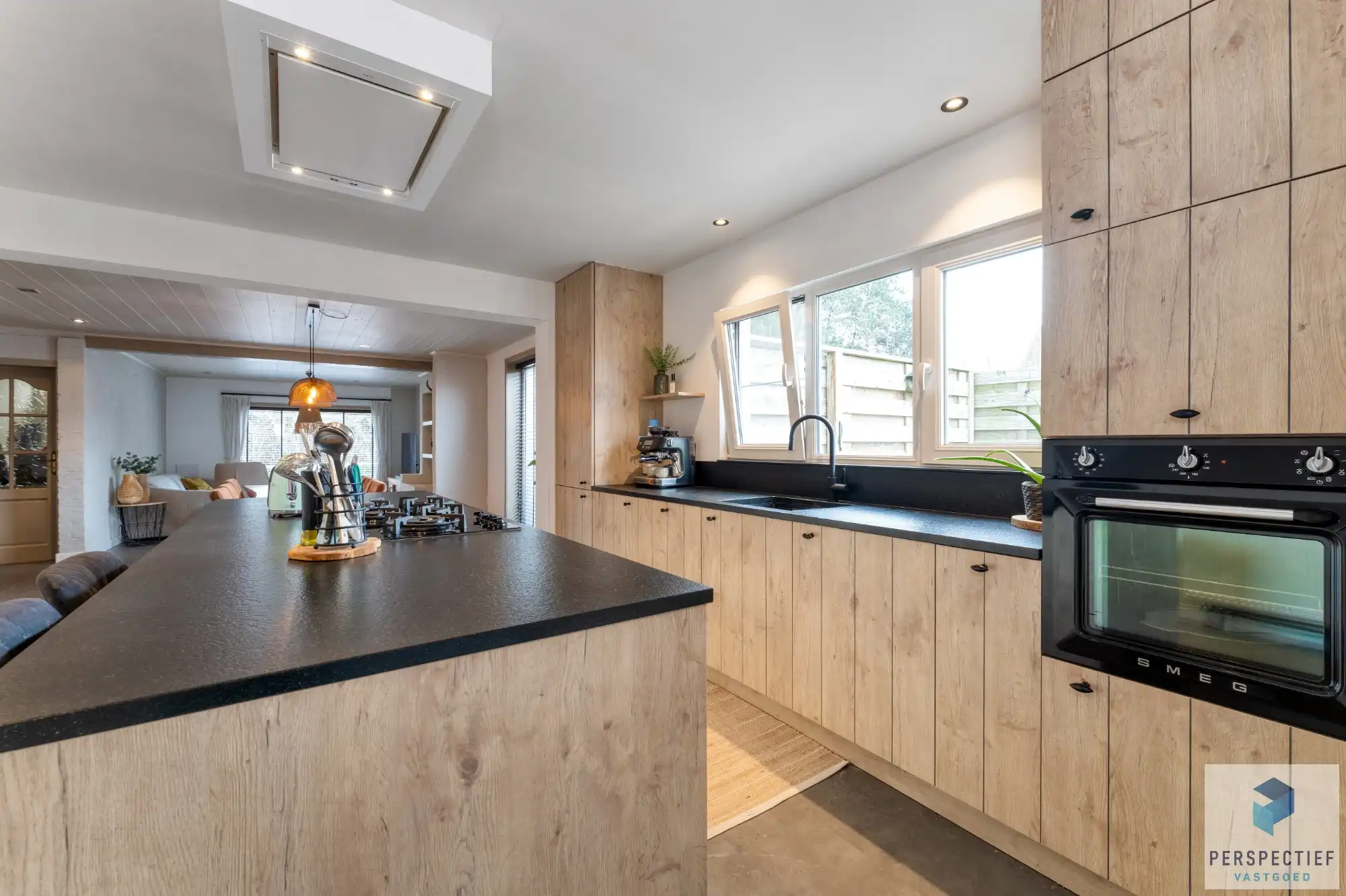 Centraal gelegen mooi gerenoveerde woning aan de Eeklose Vaart foto 8