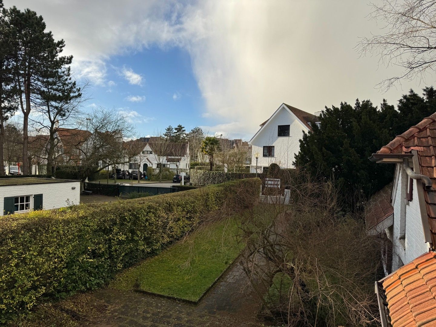 Te renoveren charmante koppelvilla gelegen in een paadje met panoramisch open zicht op de Royal Zoute Golf. foto 14