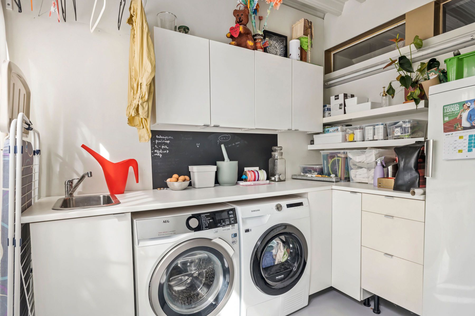 Vrijstaande villa met 4 slpk, zwembad & prachtige badkamer foto 12