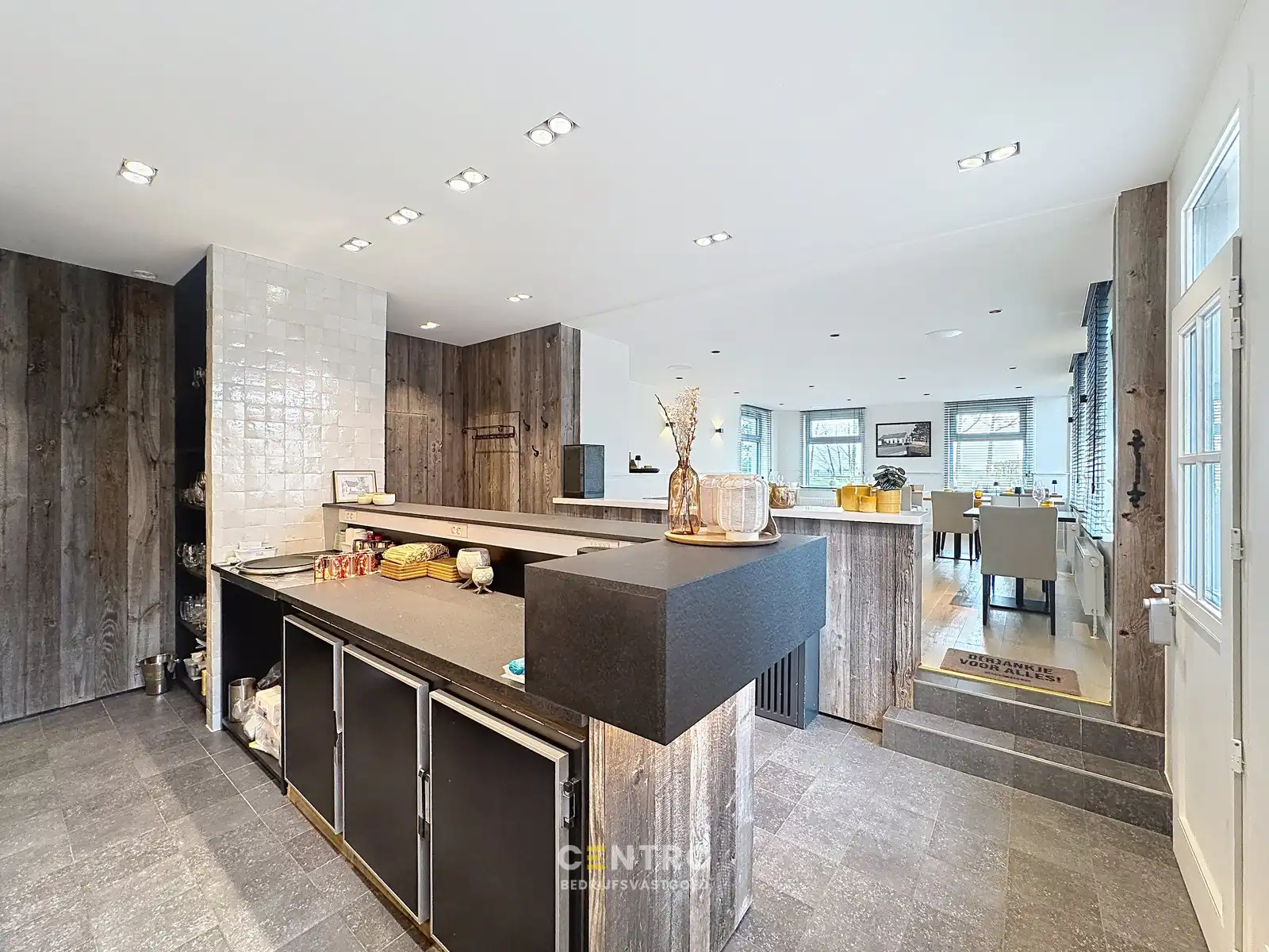 Volledig ingericht restaurant met woonst op CHARMANTE ligging te Oostende! foto 8