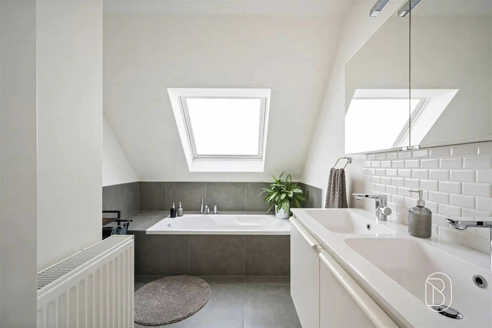 Recente en energiezuinige woning met 3 slk en garagebox foto 17