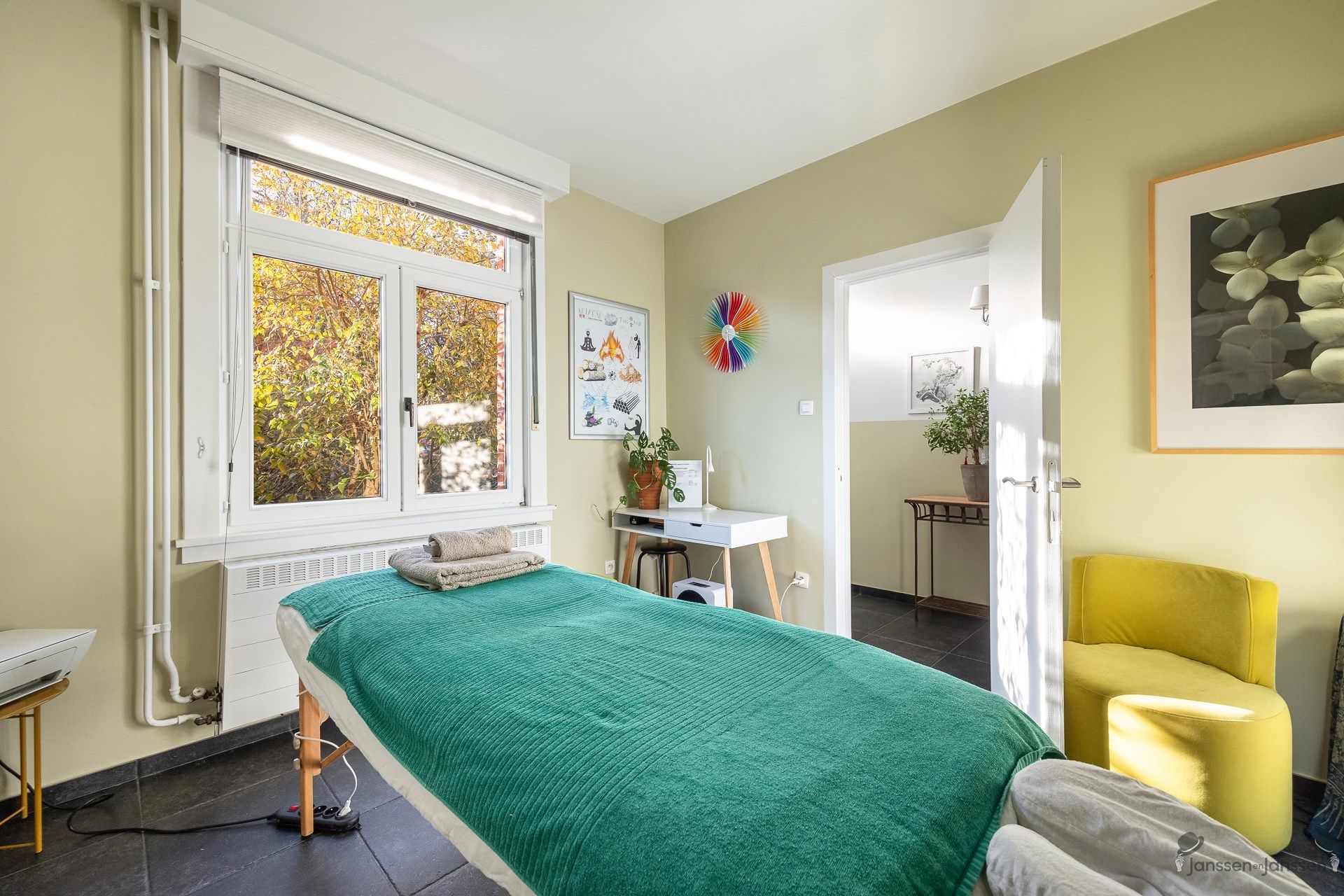 Charmante halfopen woning met 3 slaapkamers foto 13