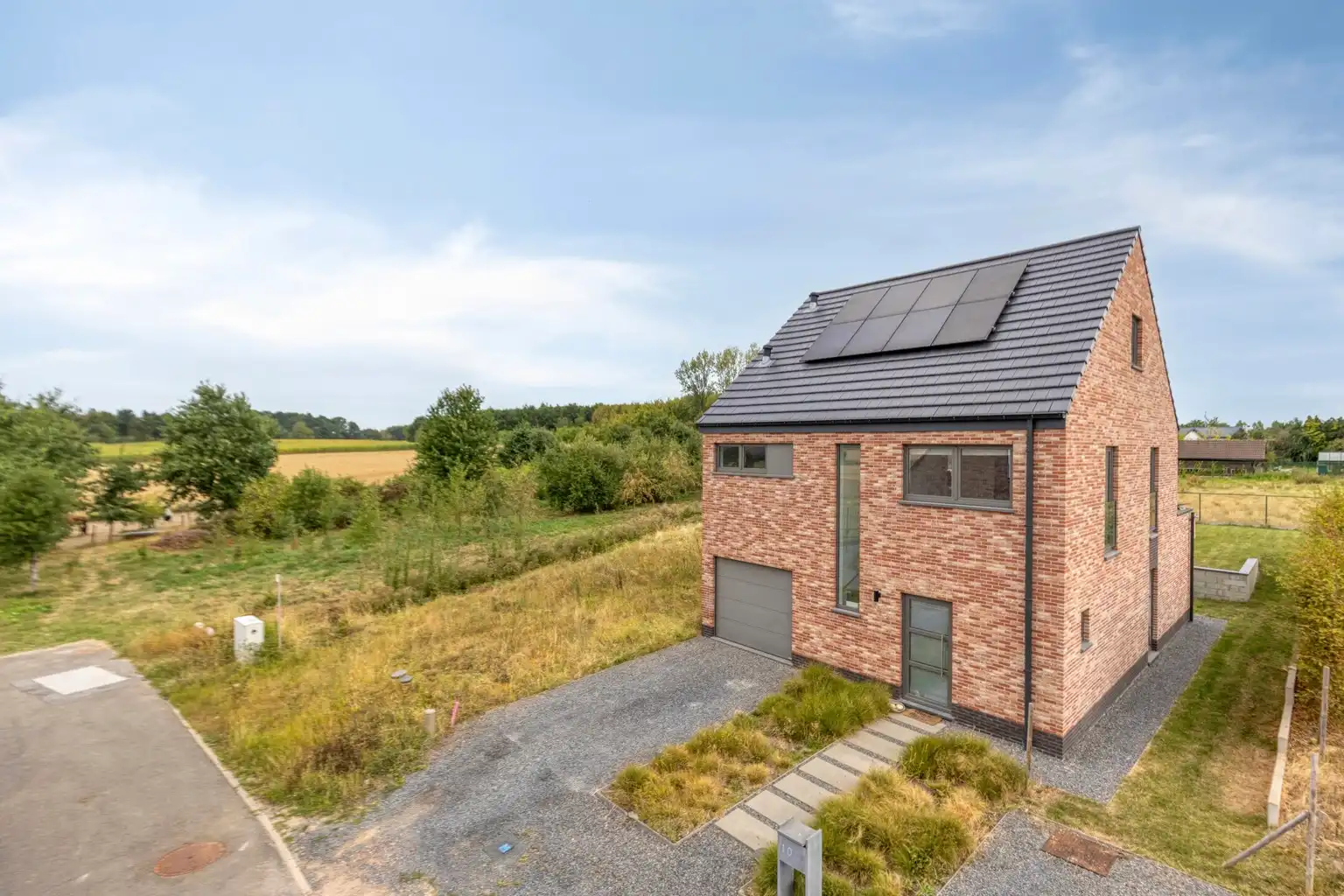 MOOIE, INSTAPKLARE WONING MET TUIN IN BOUTERSEM foto 3