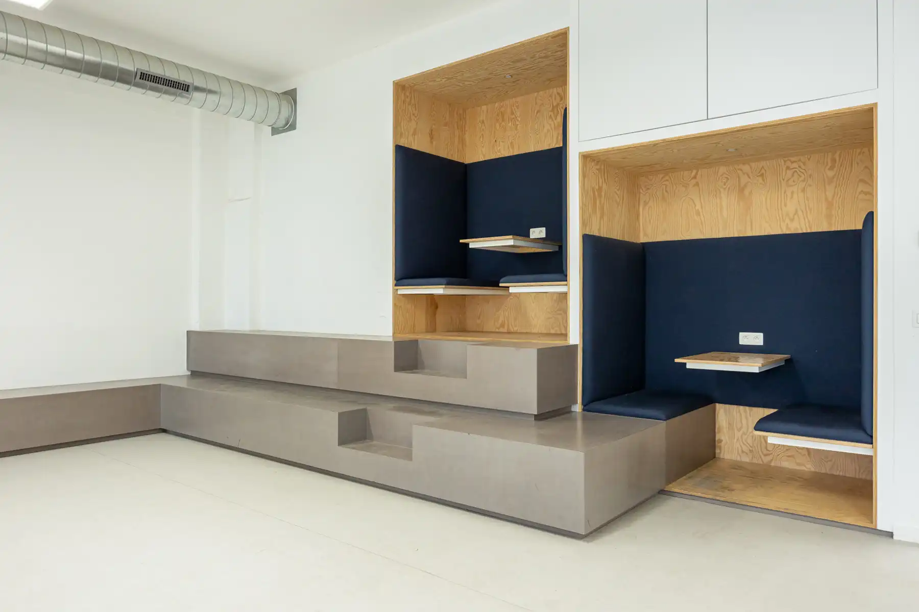 Instapklaar kantoorgebouw te koop in Merksem foto 36