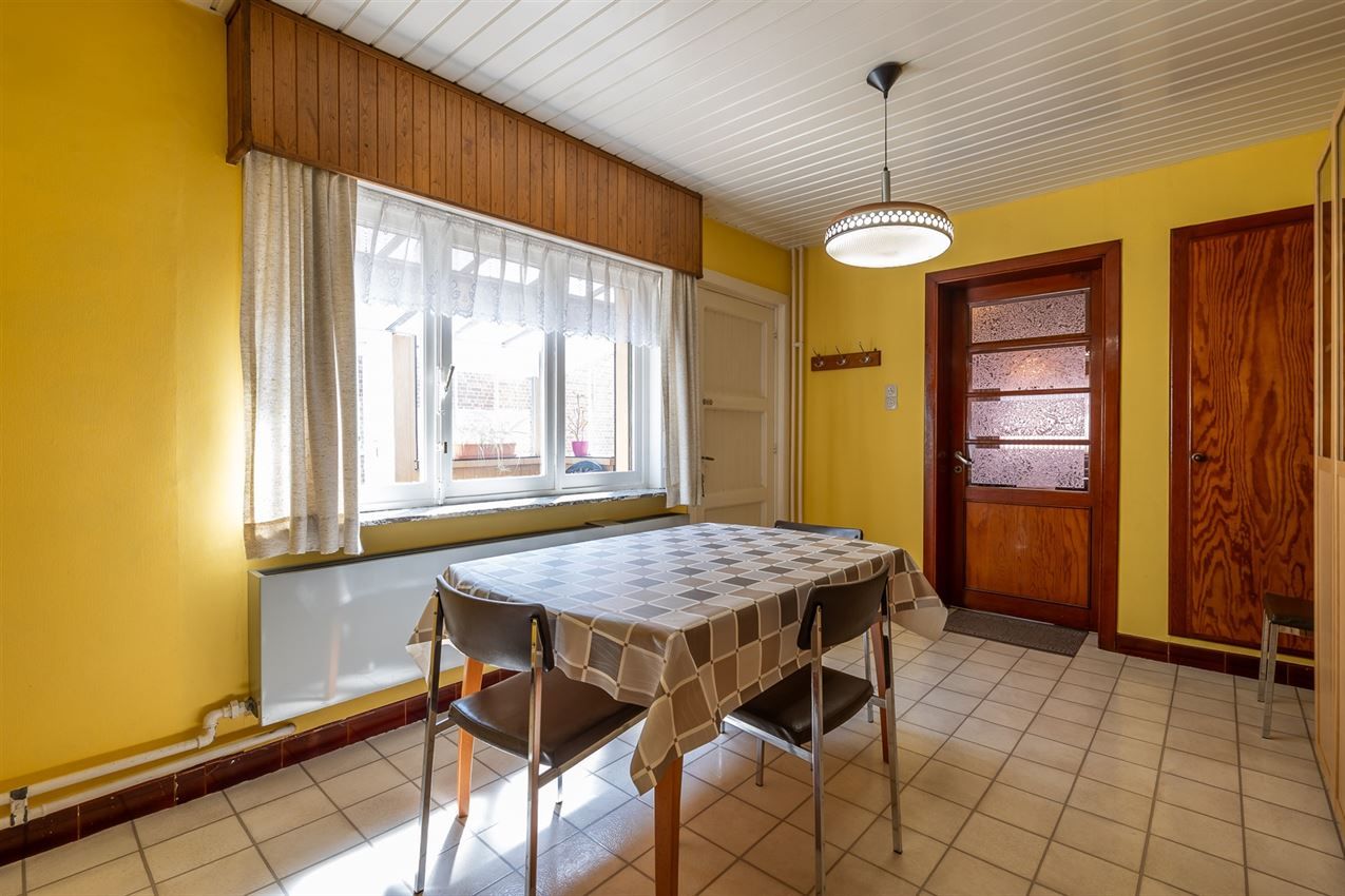 robuuste te renoveren woning op 11a10ca foto 14