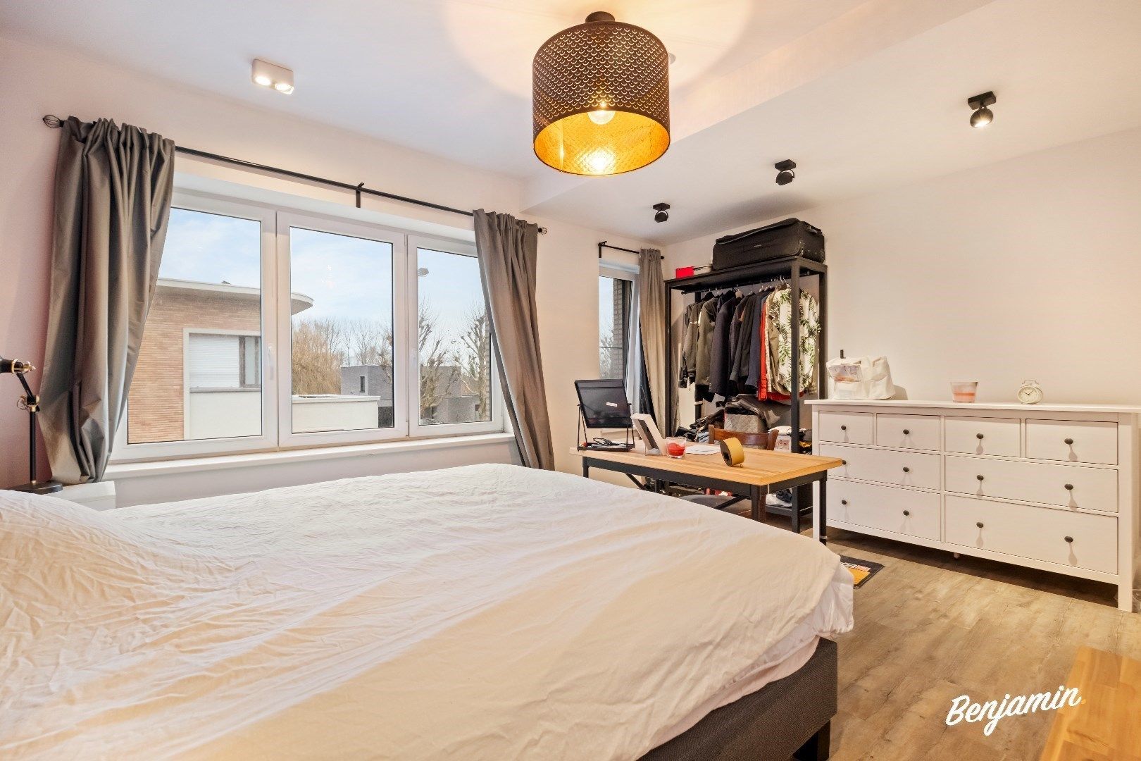 Halfopen woning met loods in Heule foto 8