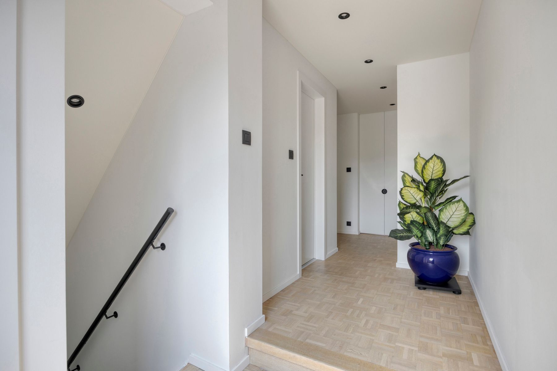Perfect onderhouden eigendom, ideaal combinatie wonen/werk foto 12