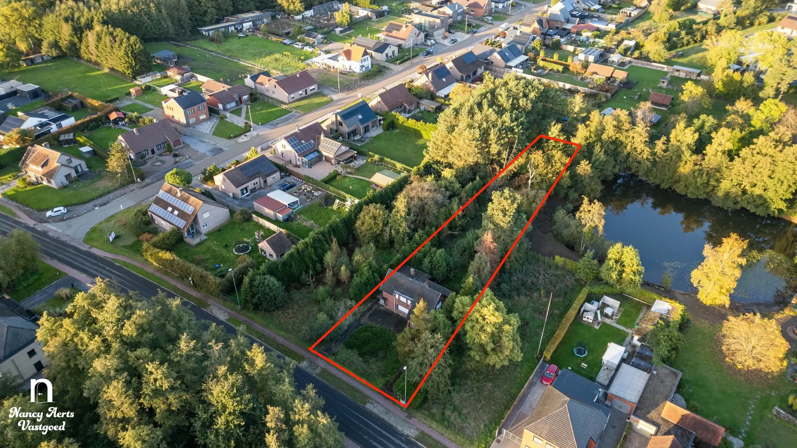Renovatie- of nieuwbouwkans op ruim perceel van 1466 m² foto 5