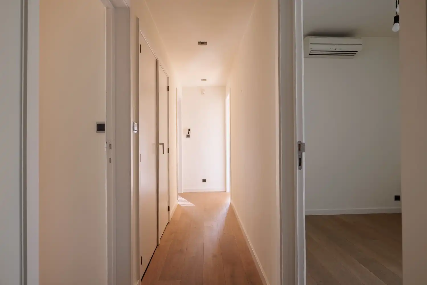 Architecturale woning op een perceel van ca. 6.395 m² foto 15