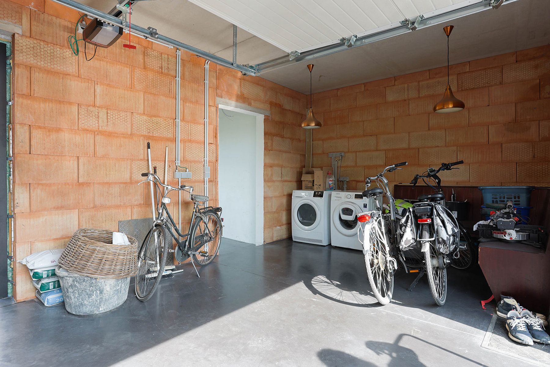 Instapklare woning met nieuwe aanbouw, 3 slks. en tuin foto 12
