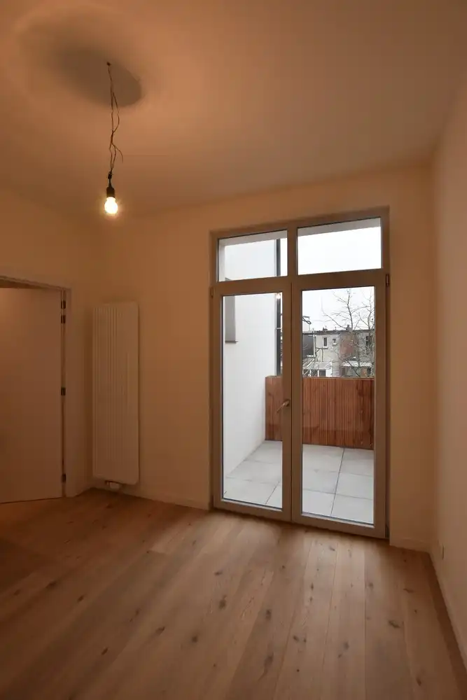 Zeer mooi gerenoveerd één-slaapkamer appartement met terras te Deurne. foto 9