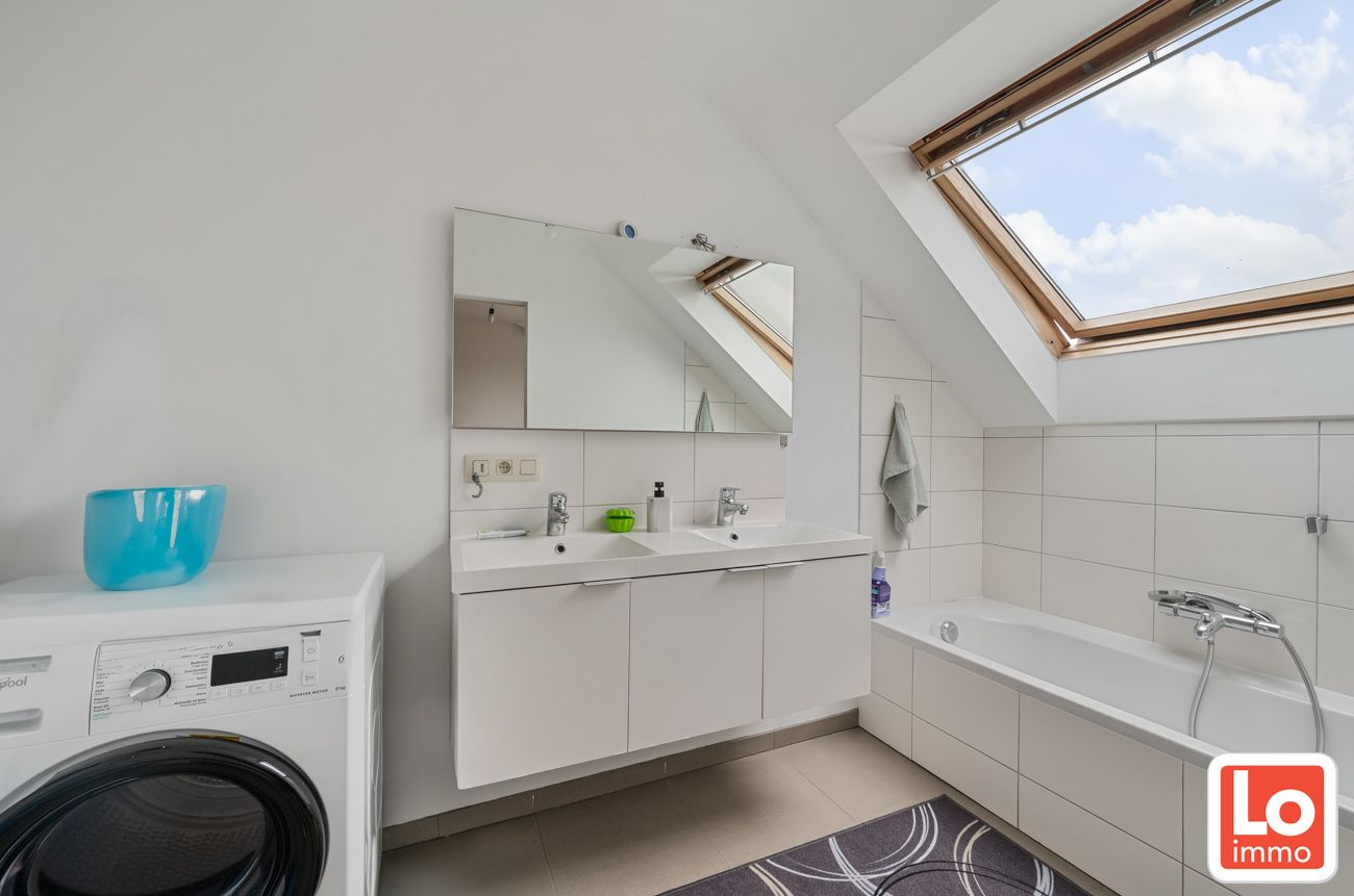 Mooi appartement met 3 slaapkamers, 2 badkamers en autostaanplaats in Centrum Lochristi foto 8