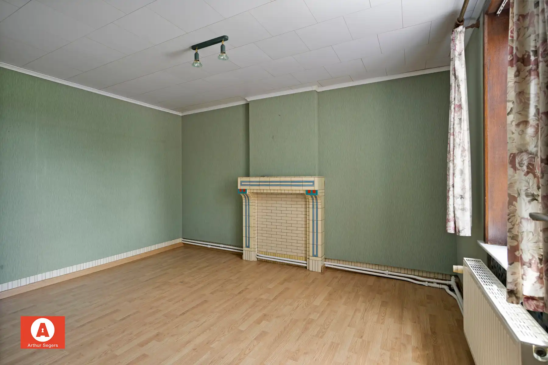 Te renoveren woning met werkhuis en ruime tuin foto 11