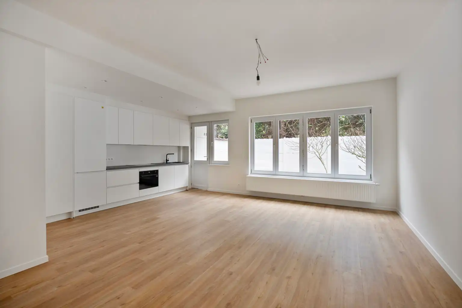 Volledig gerenoveerde gelijkvloerse éénslaapkamerappartement foto 3