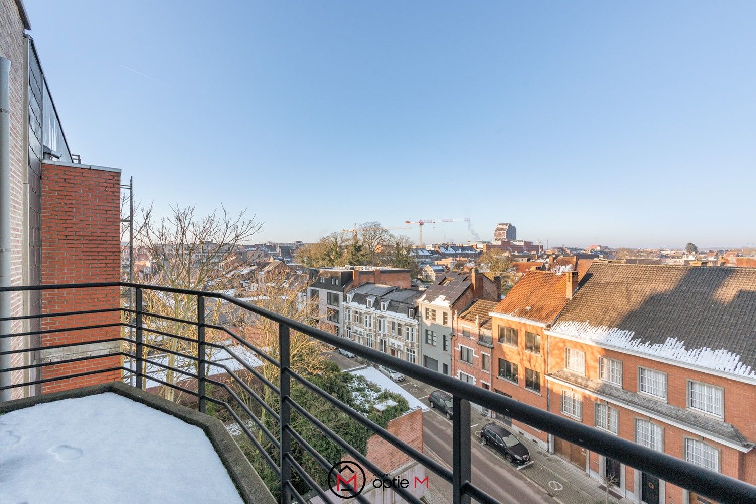 Ruim energiezuinig appartement met uitzicht op Hasselt foto 34