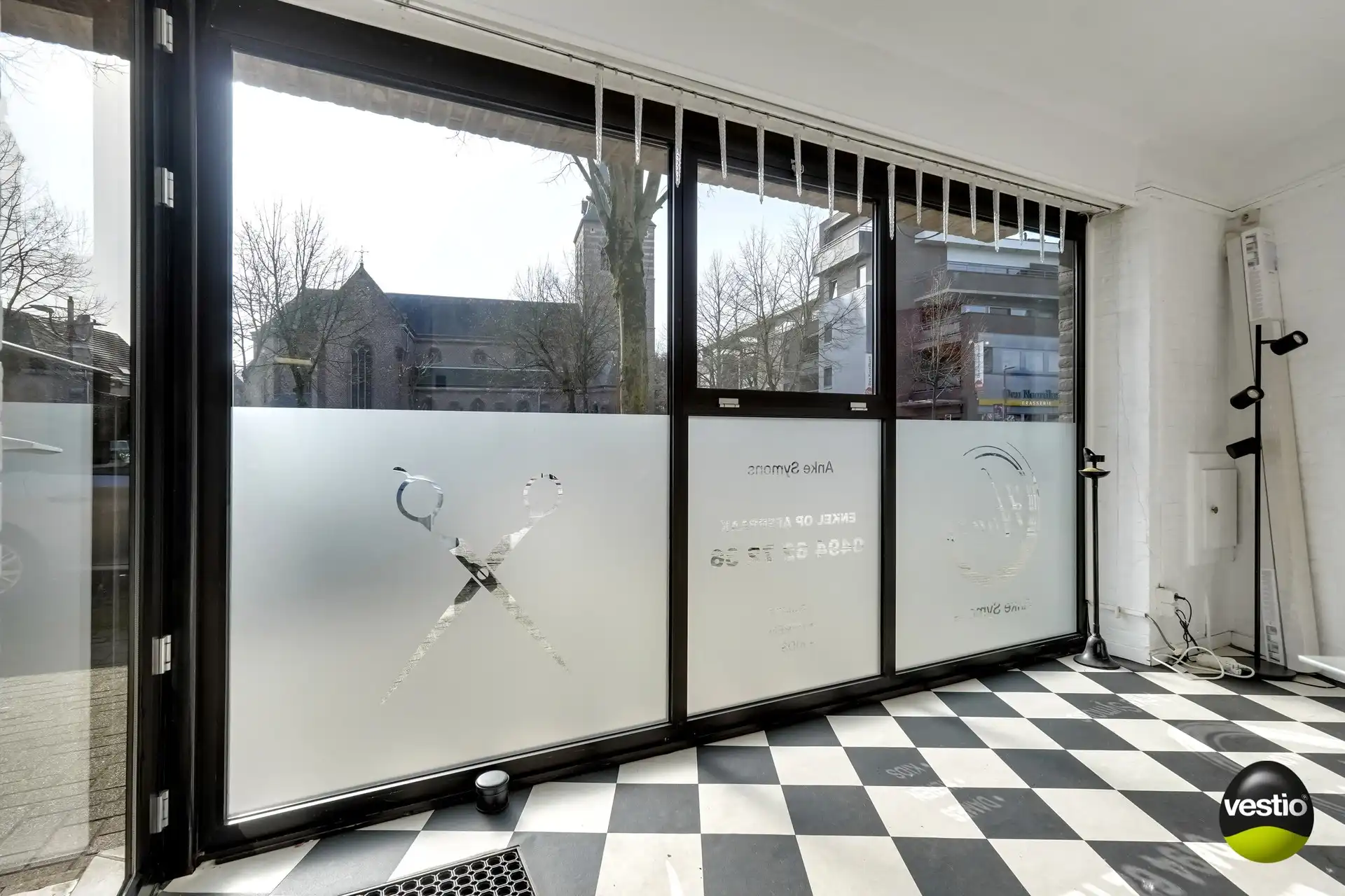 GELIJKVLOERS APPARTEMENT 3 SLAAPKAMERS 171 M² + HANDELSRUIMTE + TUIN + 5 GARAGES + ZOLDER foto 36